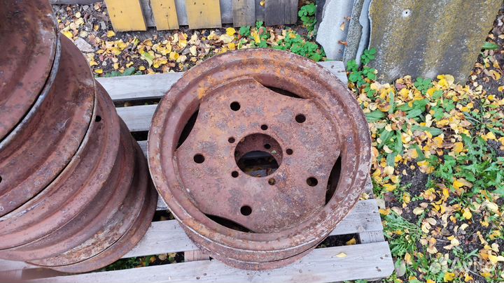 Диск колеса на трактор