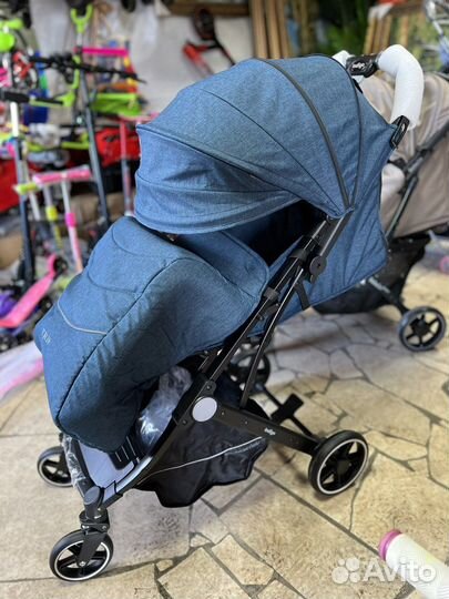 Прогулочная коляска новая