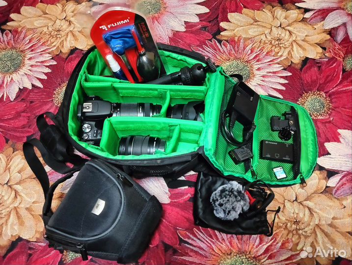 Фотоаппарат Canon EOS 200D черный