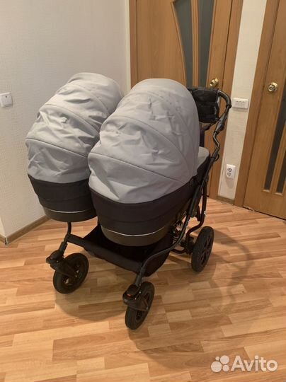 Коляска для двойни