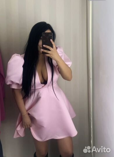 Атласное платье-мини с пышными рукавами