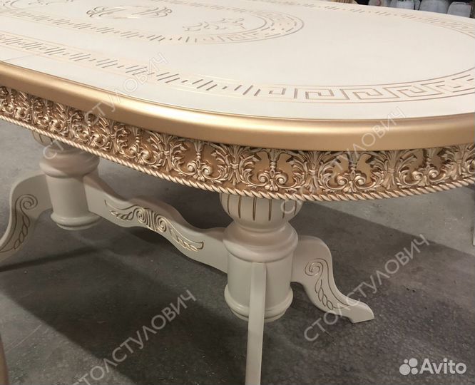 Кухонный стол в классическом стиле