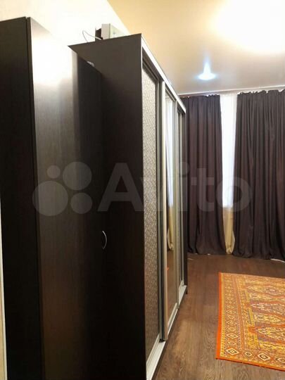 4-к. квартира, 90 м², 1/3 эт.