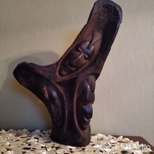 Статуэтка из дерева