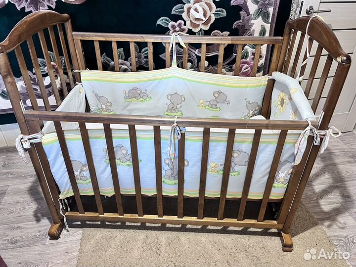 Детская кроватка качалка из массива