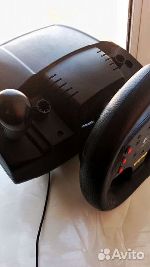 Игровой руль logitech momo racing