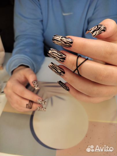 Педикюр, маникюр, наращивание ногтей
