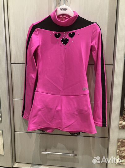 Платье, костюм для занятий фигурным катанием