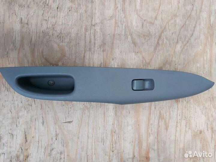 Кнопка стеклоподъемника двери передней левой