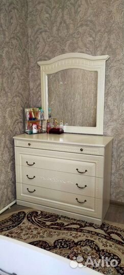 Спальный гарнитур