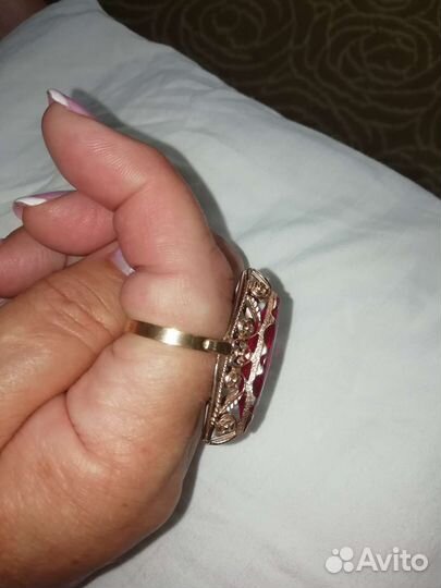 Золотое кольцо с рубином. 