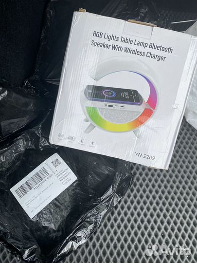 Настольная лампа колонка беспроводная зарядка