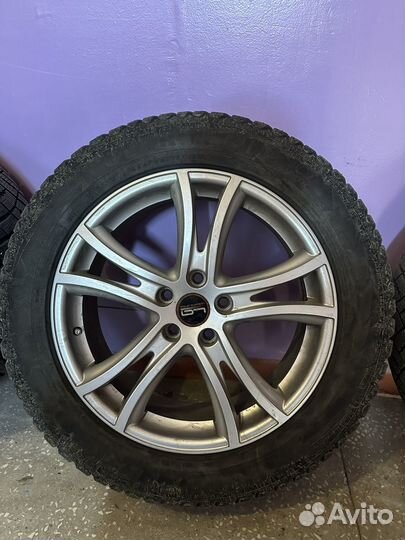 Goodyear Ultragrip Ice Arctic 235/55 R18 104