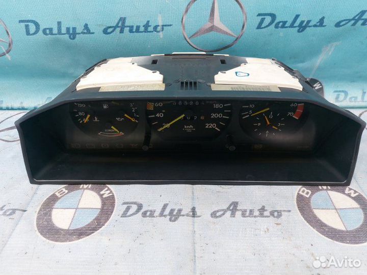 Панель приборов Mercedes-Benz W124 102.982 1989