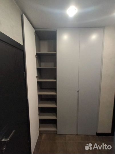 Шкаф распашной