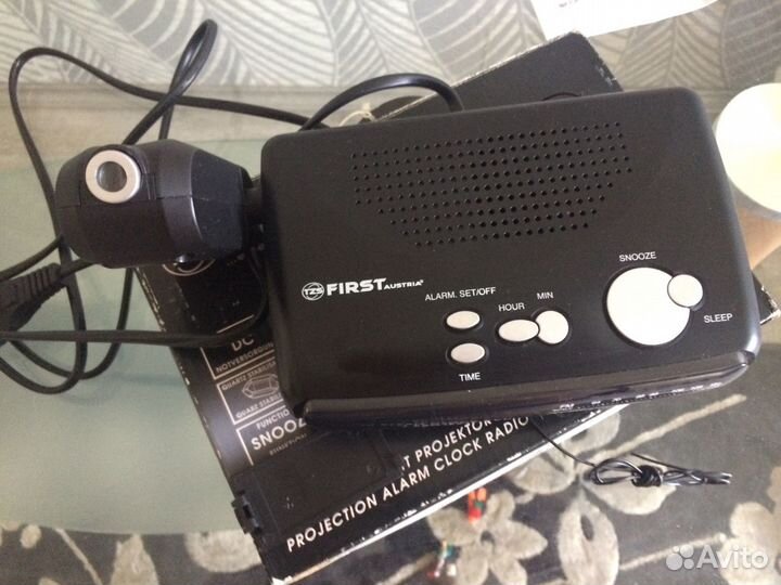 Проекционный будильник-часы с радиоприёмником