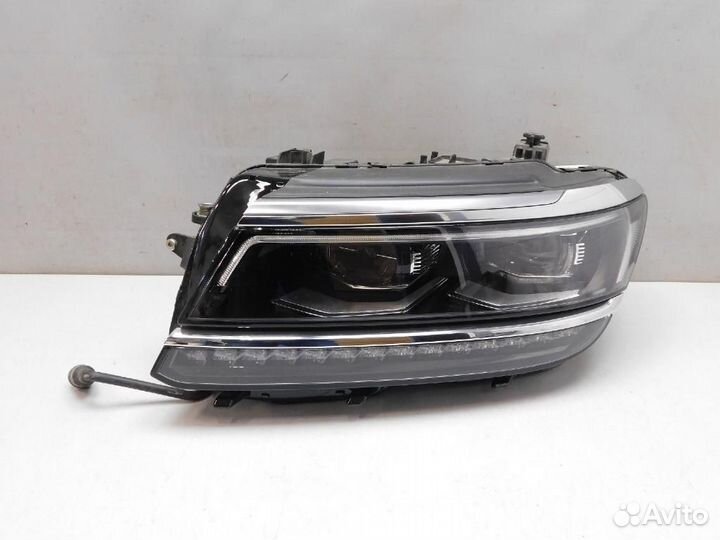Фара левая Volkswagen Tiguan