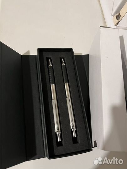 Набор шариковых ручек