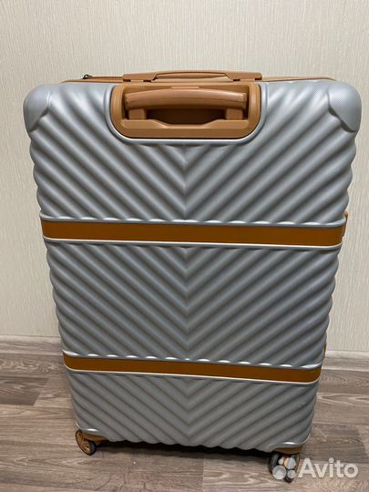 Чемодан на колесах National, L, 90 литров