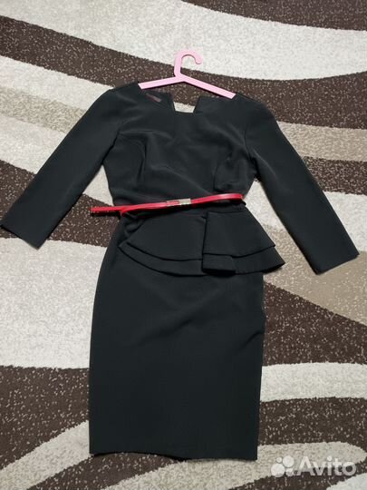 Платье с баской