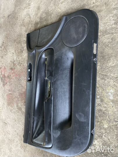 Обшивка передней левой двери Volkswagen Passat B5