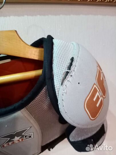 Нагрудник хоккейный