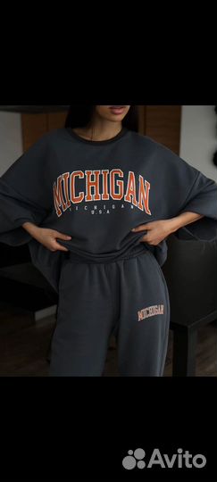 Спортивный костюм