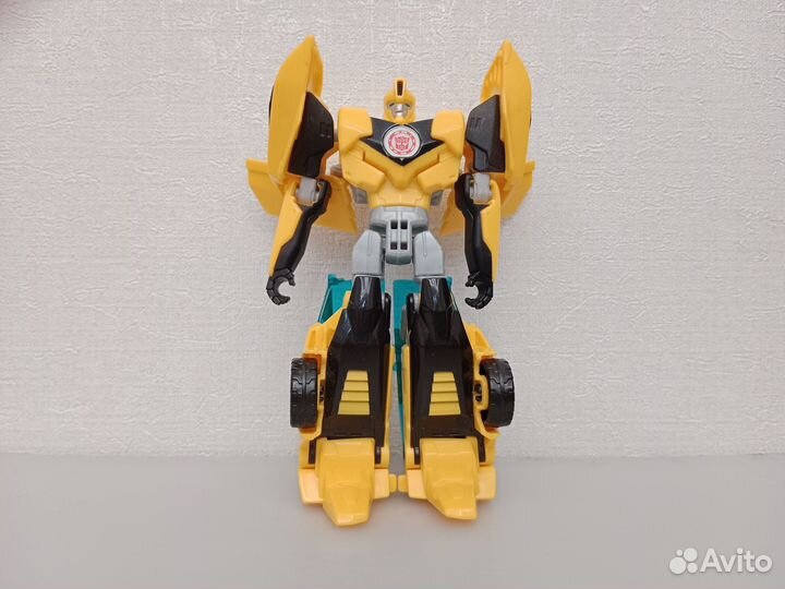 Трансформер бамблби