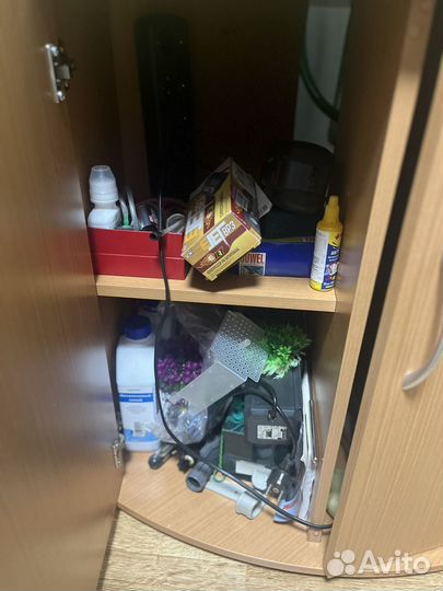 Аквариум с тумбой и рыбками