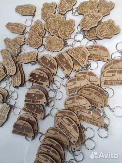 Брелоки оптом из дерева 60 штук