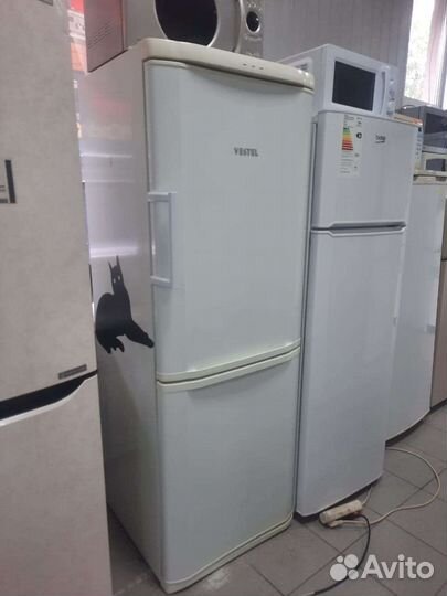 Холодильник vestel