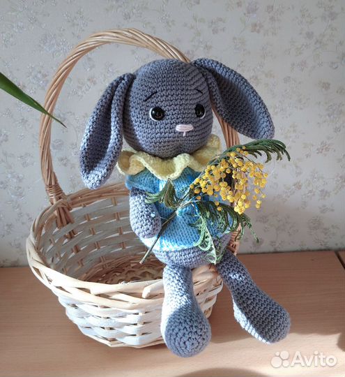 Игрушка вязаная ручной работы Заяц