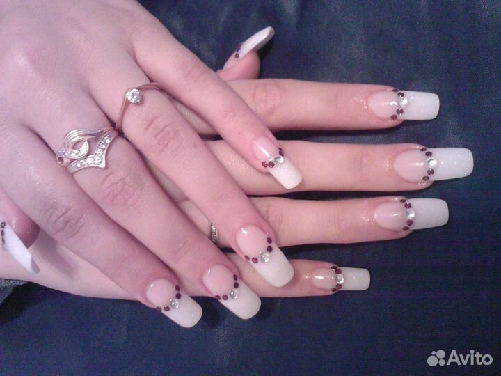 Маникюр с покрытием лаком
