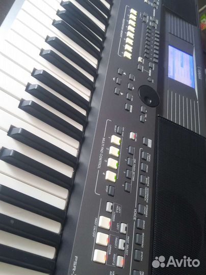 Yamaha psr s670