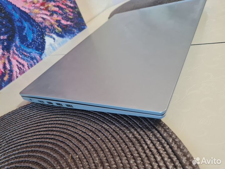 Lenovo FullHD Ryzen 3/Vega3/12/SSD-512gb