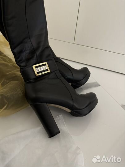 Женская одежда и обувь