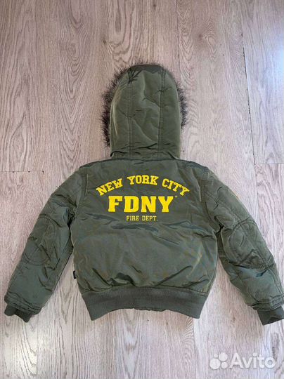 Пуховик детский на 3-4г