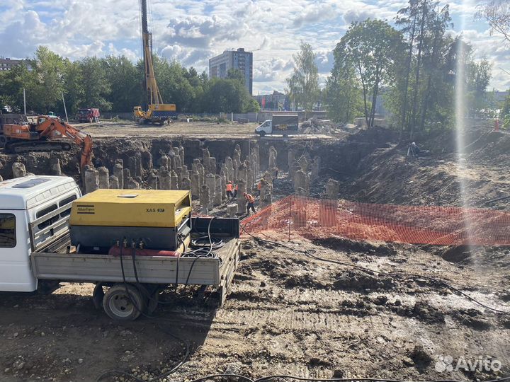 Аренда компрессора с машинистом и отбойными молотк