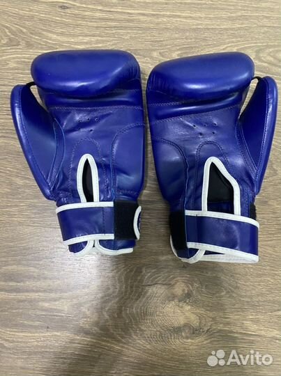 Боксерские перчатки