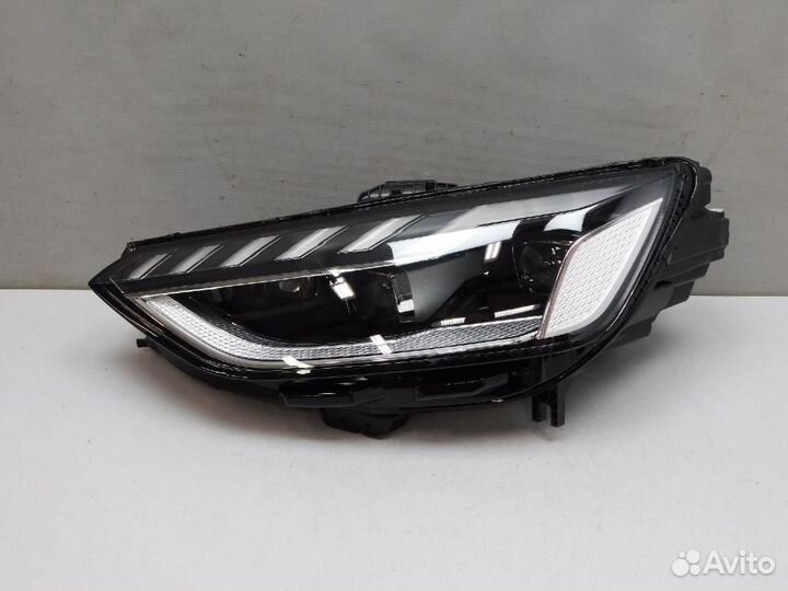 Фара левая Audi A4/RS4