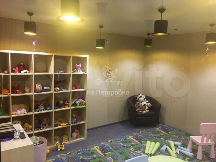 Продам помещение свободного назначения, 290.9 м²