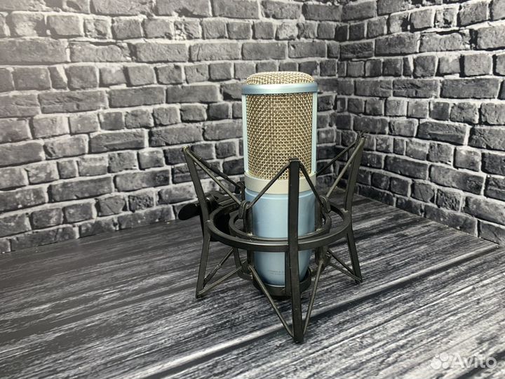 Микрофон akg p220 perfection