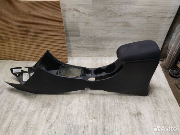 Консоль центральная Hyundai Solaris седан G4FC 1.6