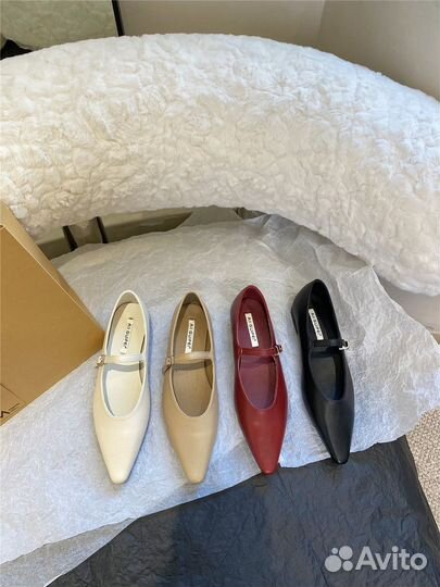 Балетки с острым носом