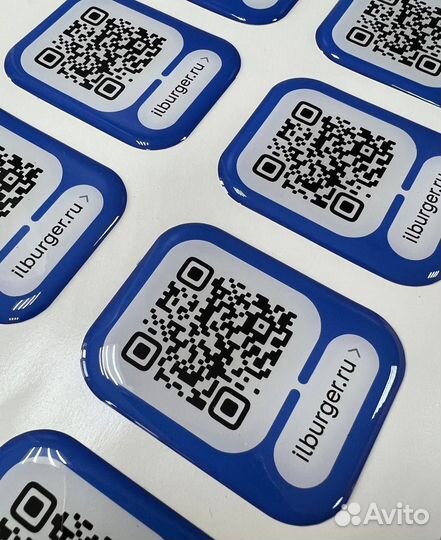 Печать наклеек, стикеров. Изготовление значков