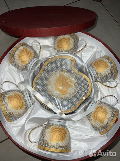 Фарфоровый чайный набор