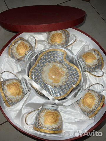 Фарфоровый чайный набор