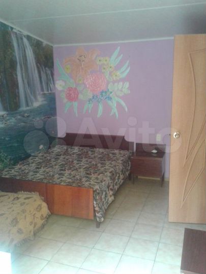 Комната 18 м² в 5-к., 1/1 эт.