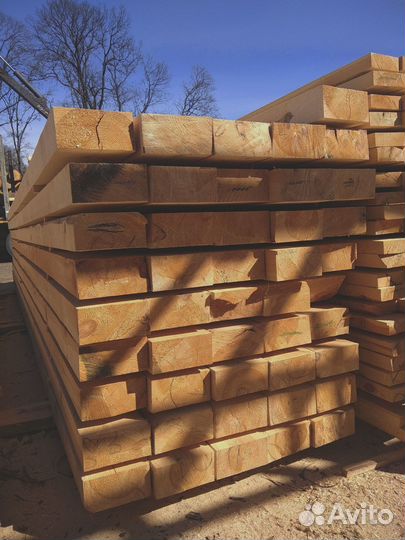 Наружные постройки с досками из лиственницы