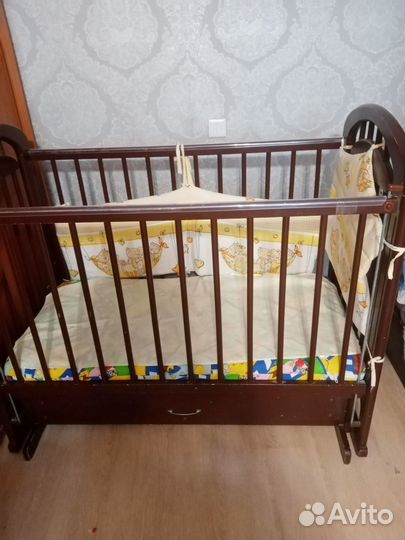 Детская кроватка